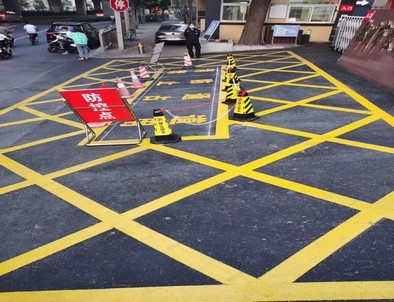 乌海乌海厂区划线，园区停车场划线，车库标识标线